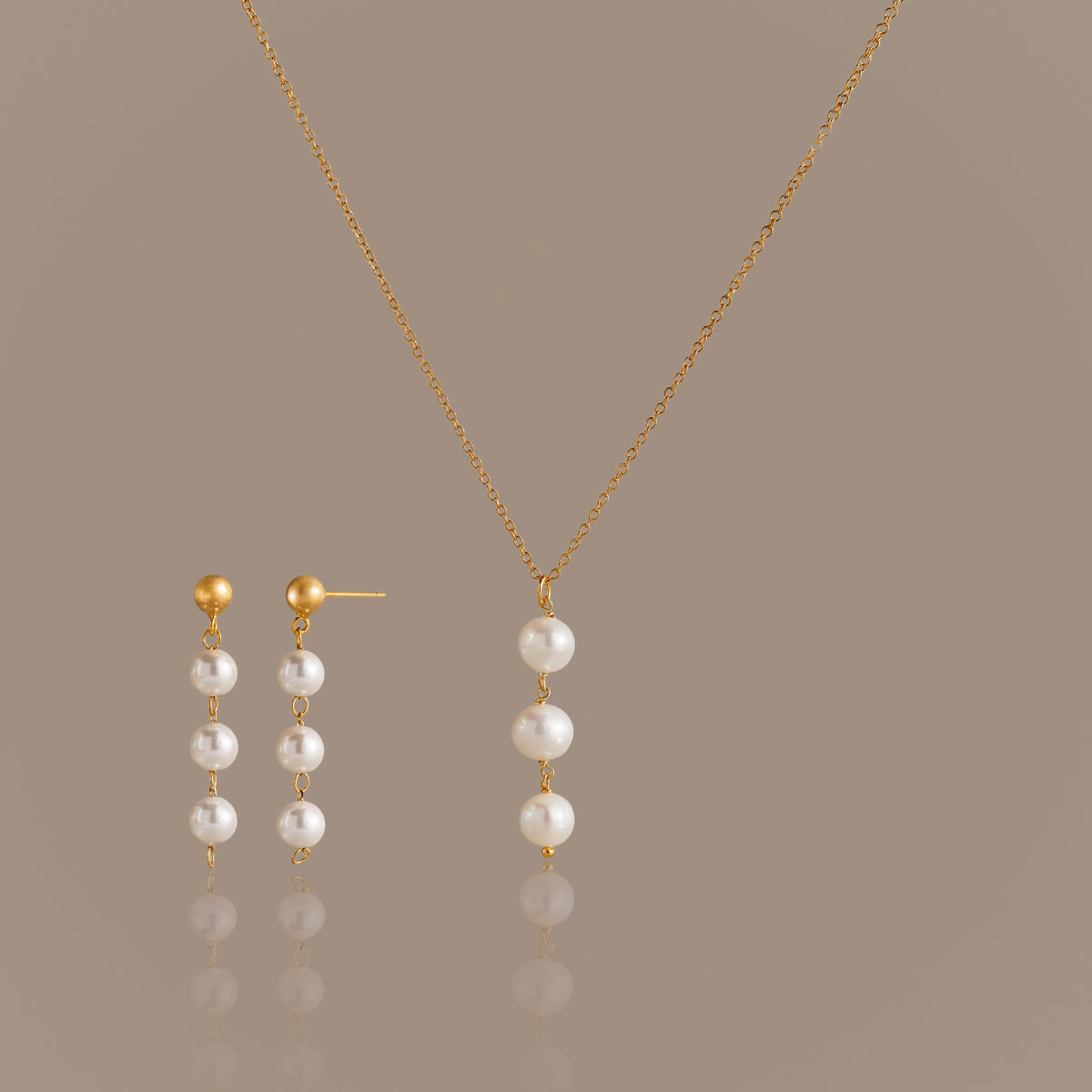 Pearl Cascade Jewelry Set in 18K Gold