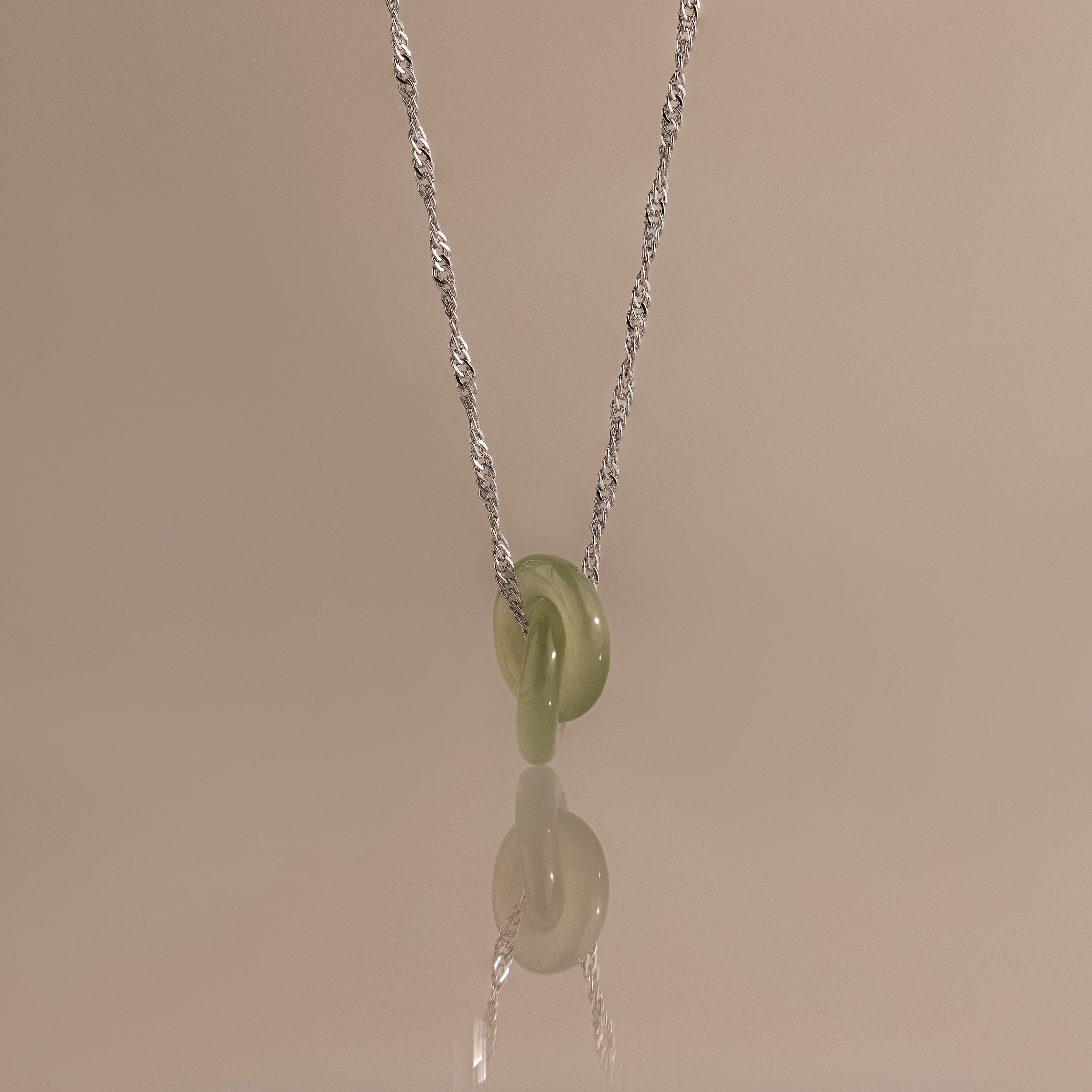 Interlocking Jade Circle Necklace in Silver