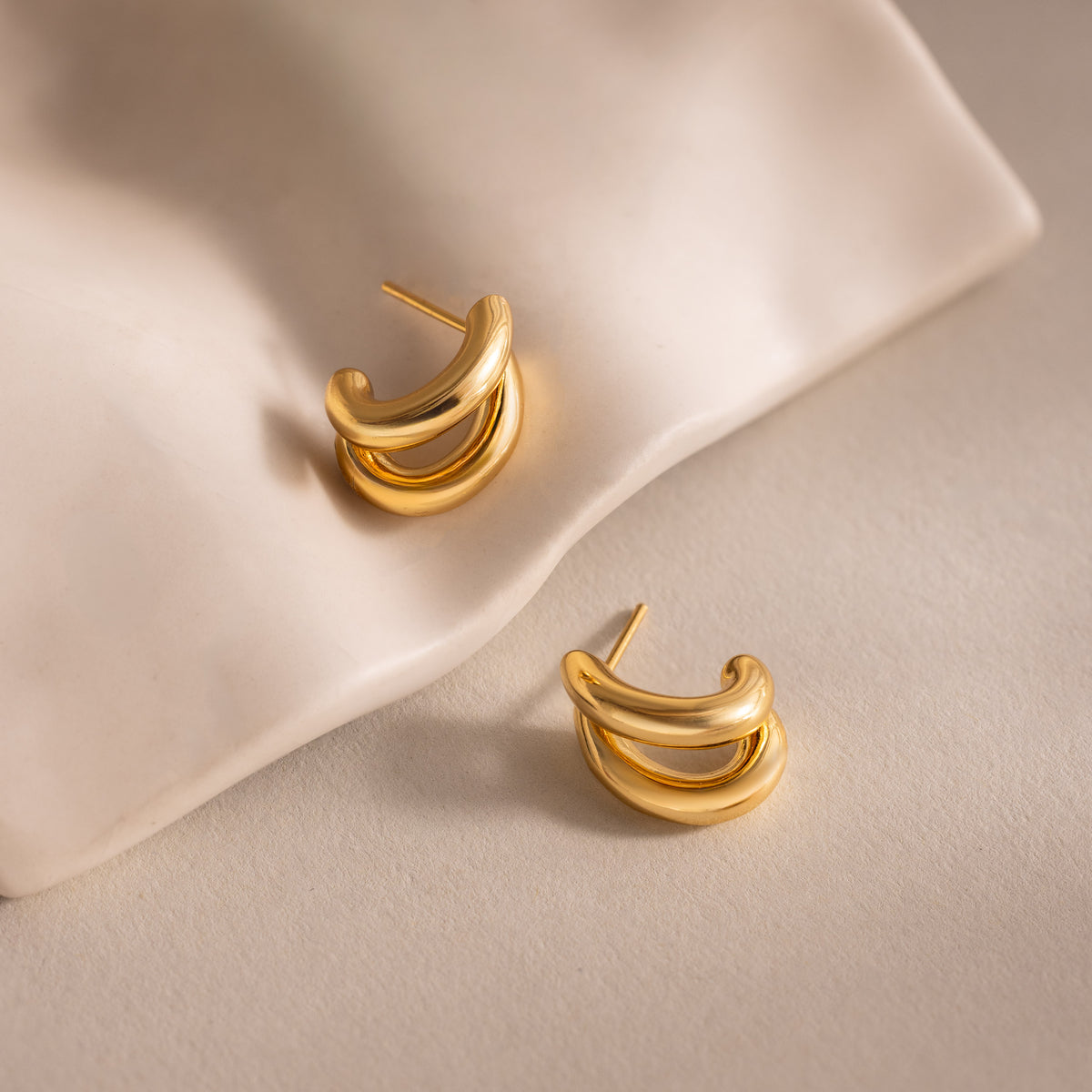 Bold Duo Hoops in 18K Gold