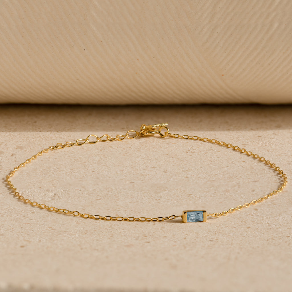 Bracelet avec pierre de naissance baguette