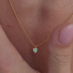 Petit collier de coeur d’opale