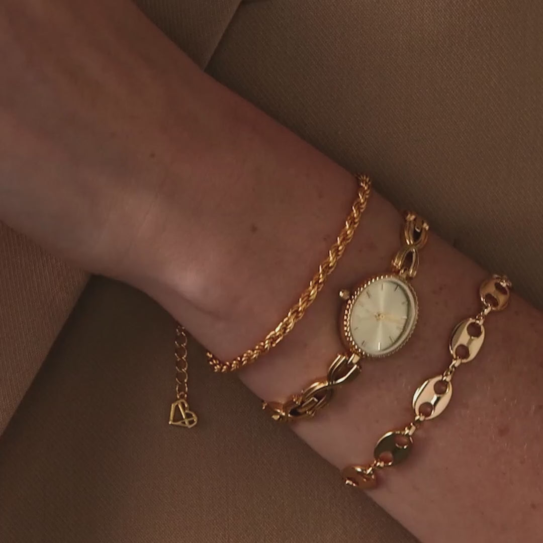 Oval Infinity Link Timepiece in 18K Gold