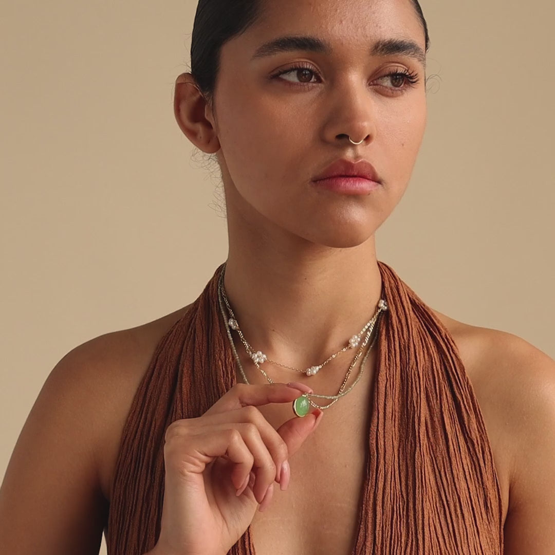 Collier pendentif ovale en jade