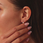 Pendientes de perlas con nudo delicado