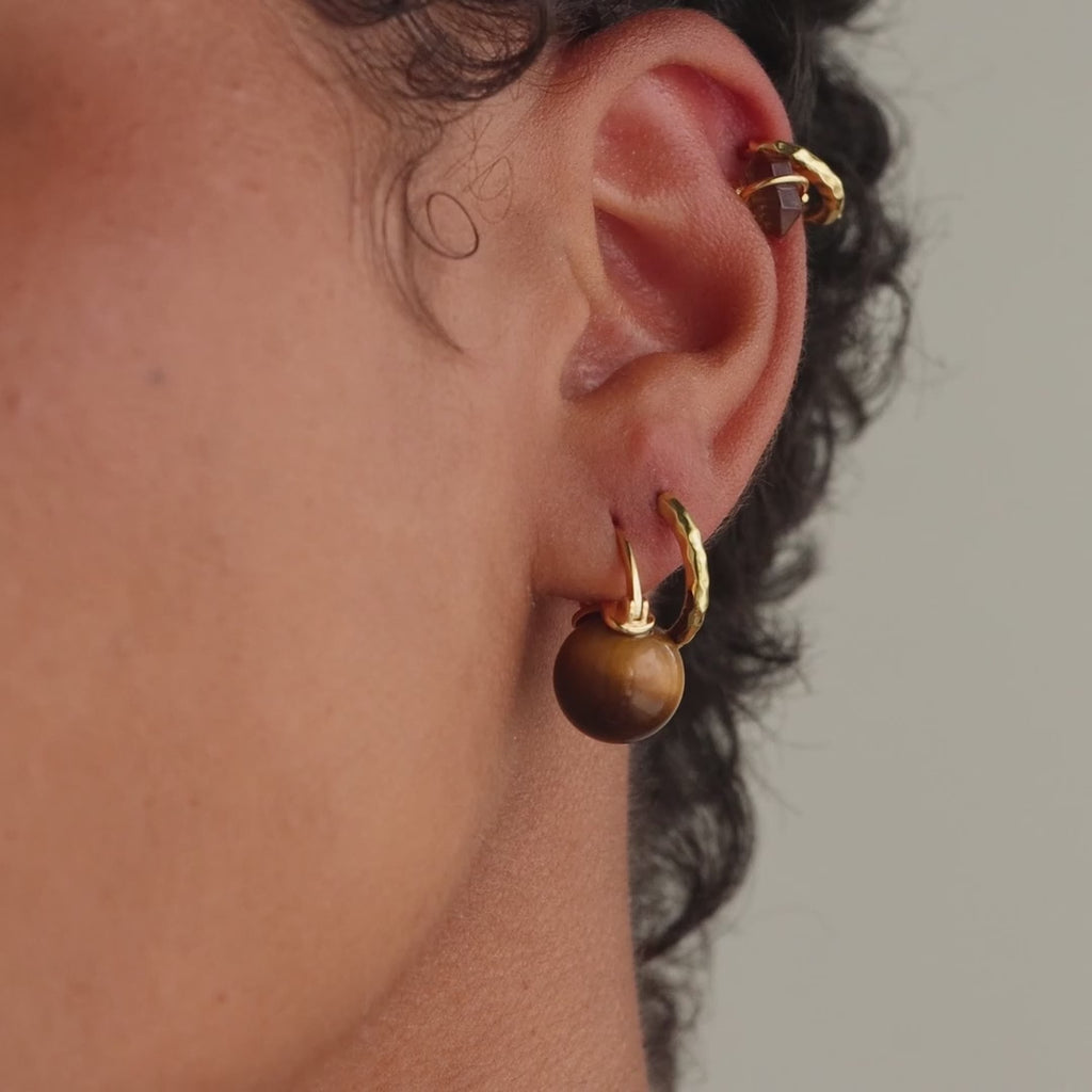 Boucles d'oreilles pendantes œil de tigre en or 18 carats