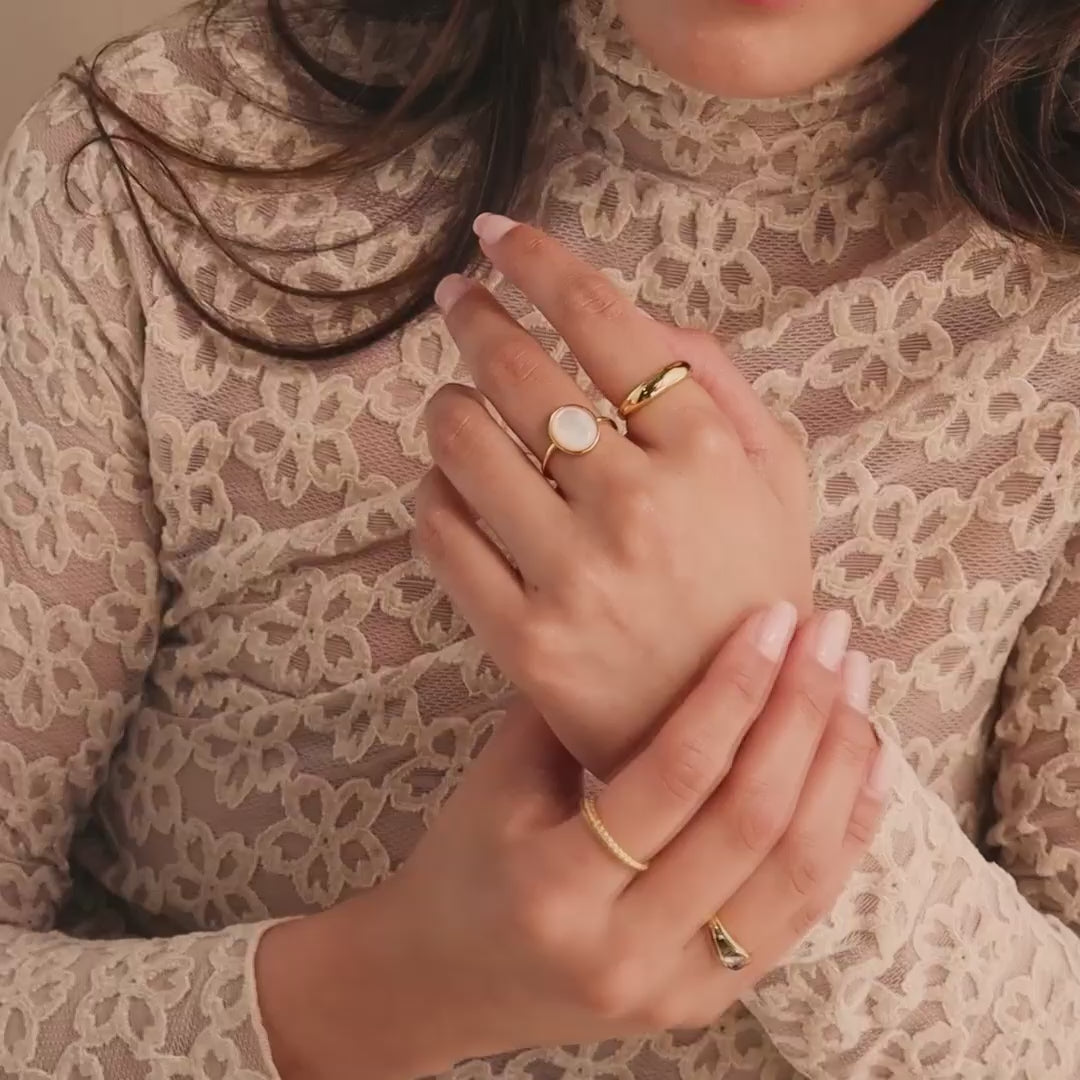 Mother of Pearl Signet Ring