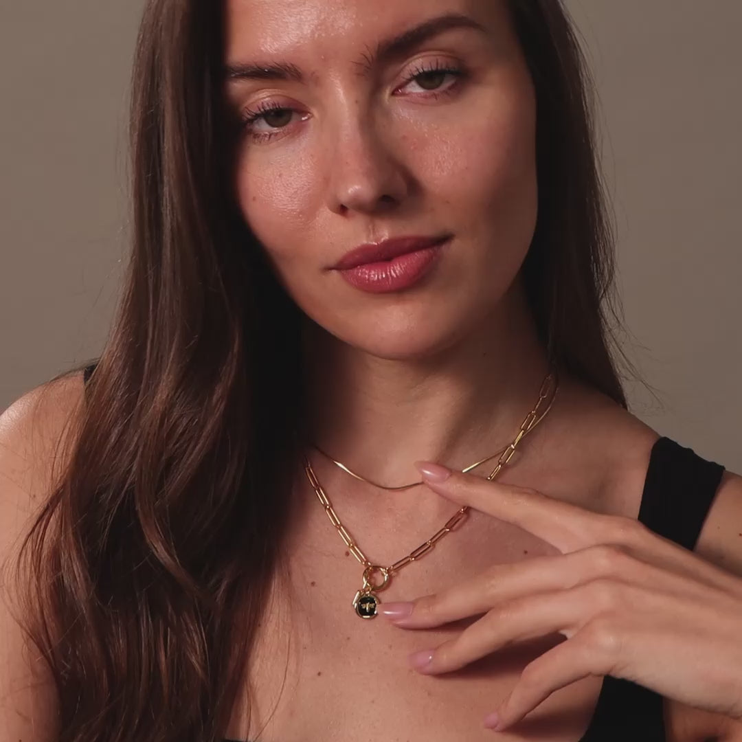 Onyx Honeybee Charm in 18K Gold