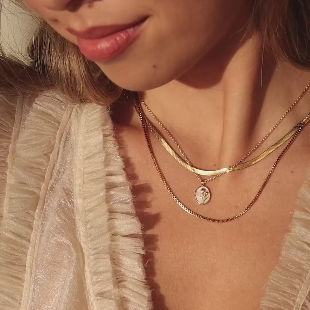 Pearl Tulip Necklace in 18K Gold