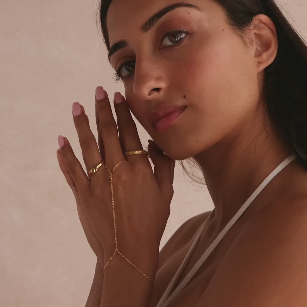 Dainty Hand Chain Bracelet