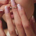 Bague avec pierre de naissance triple marquise