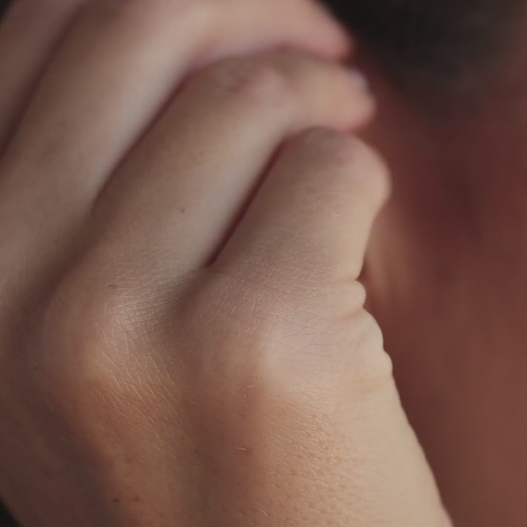 Clous d'oreilles avec pierre de naissance émeraude