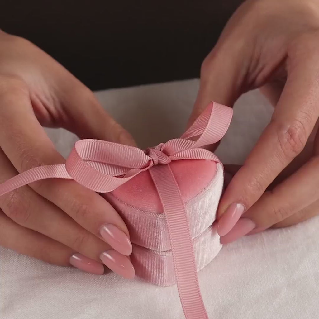 Boîte à bagues coeur en velours rose