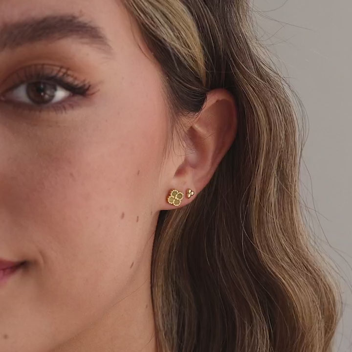 Clous d'oreilles en trèfle de jade