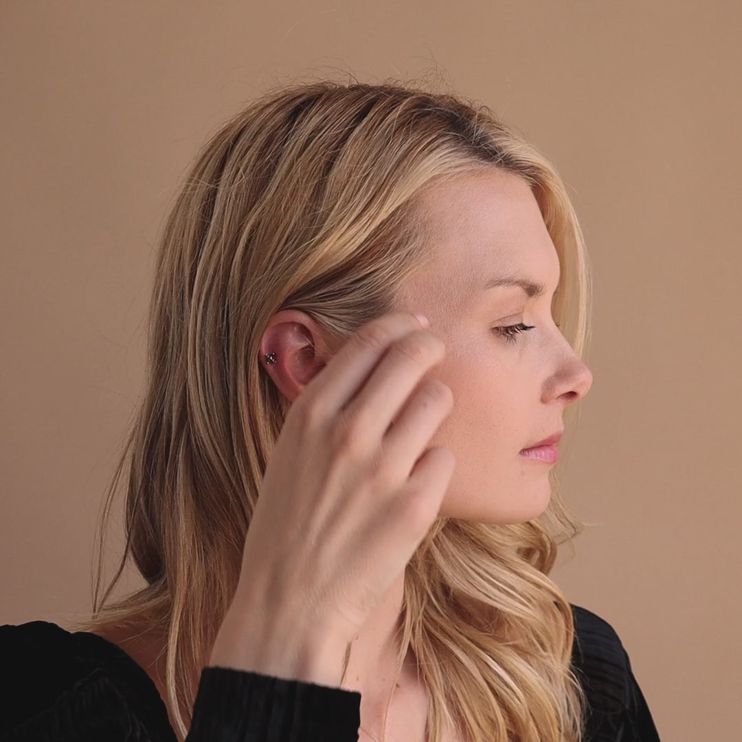 Black Ivy Flower Huggies