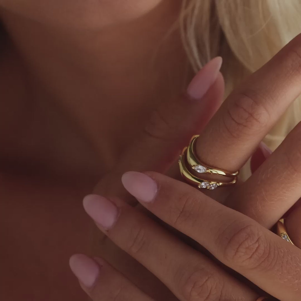 Zen Gemstone Curve Ring