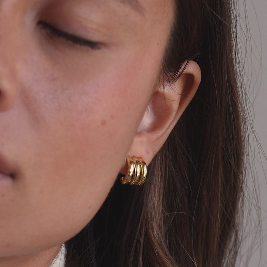 Boucles d'oreilles Huggie à triple boucle