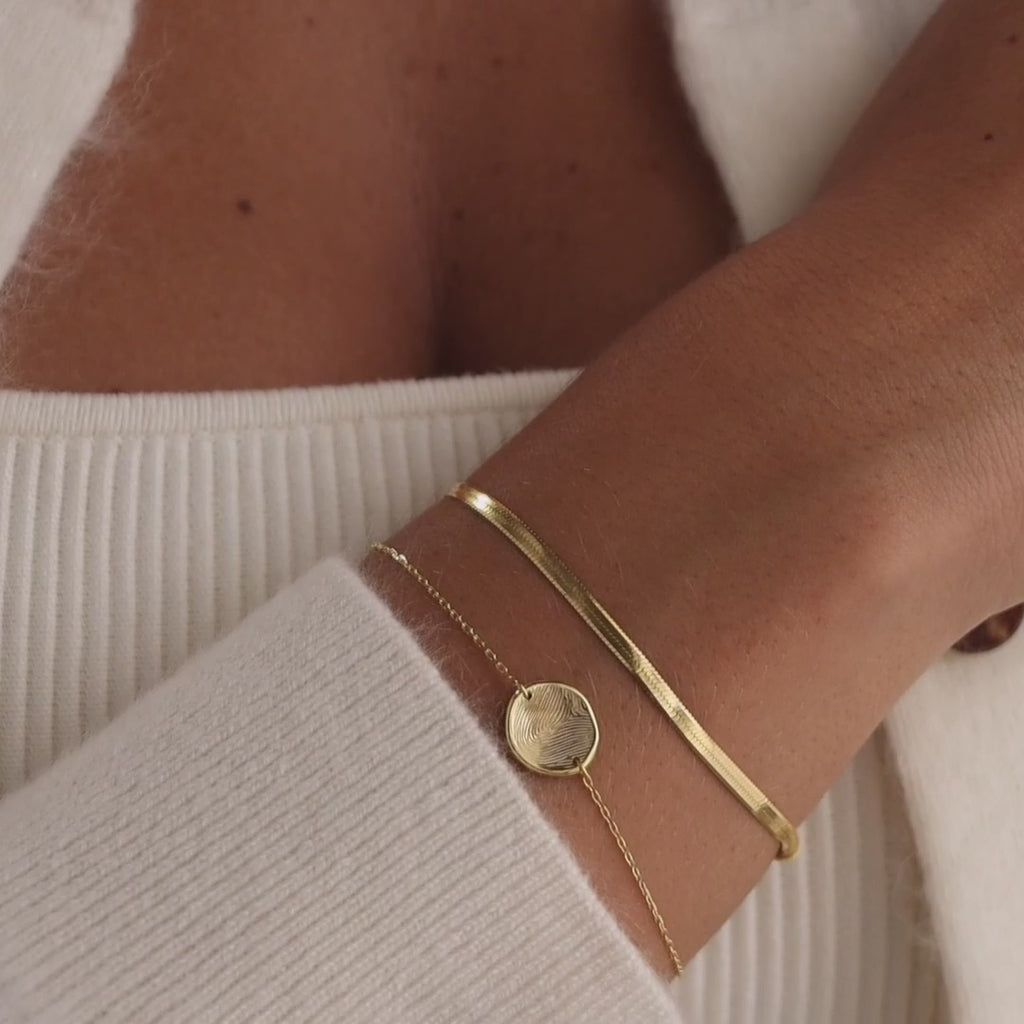 Dainty Organic Fingerprint Bracelet in 18K Gold