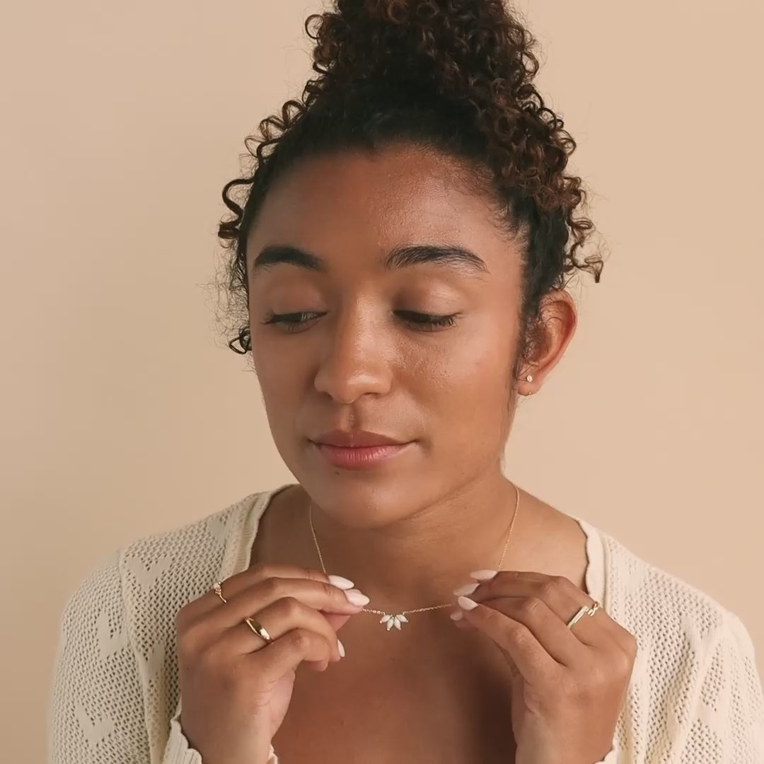 Collier Marquise Opale Blanche