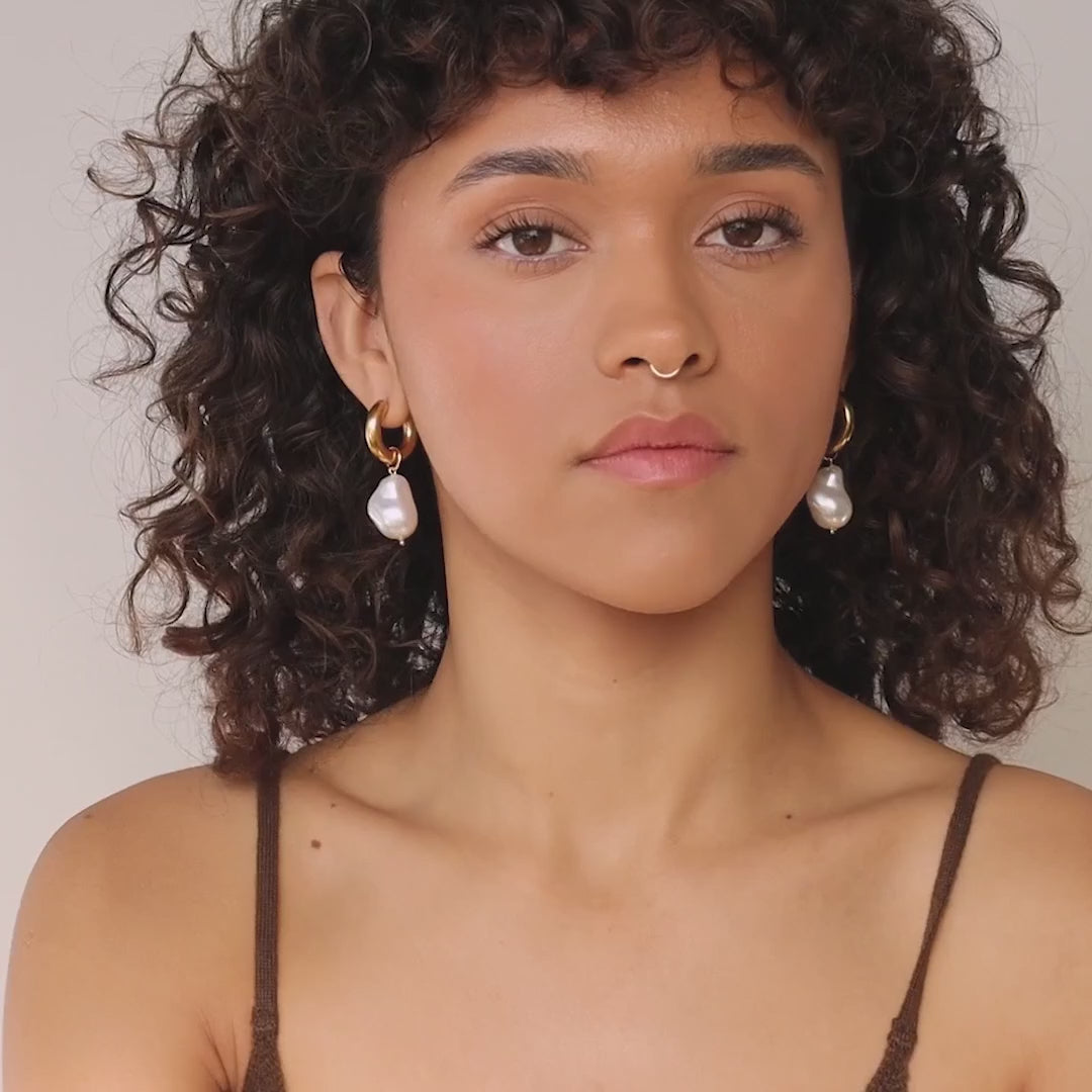 Ensemble de boucles d'oreilles en perles baroques