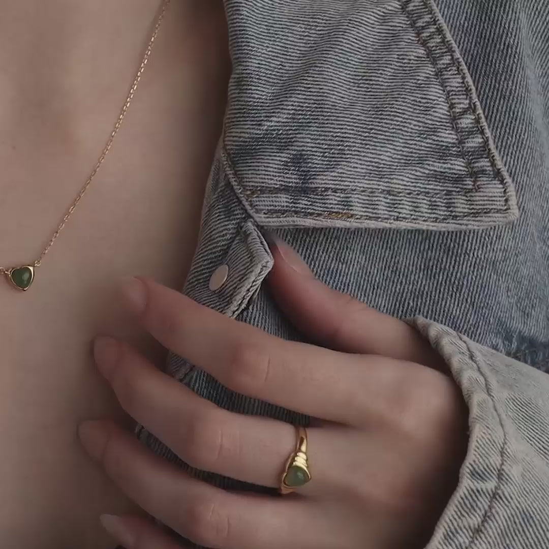 Chevalière en forme de cœur en jade