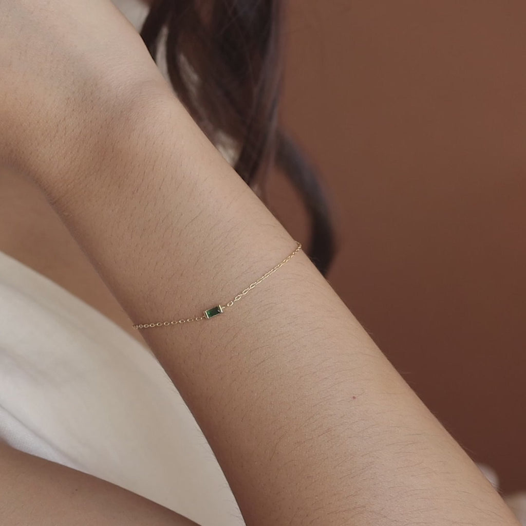 Pulsera con piedras de nacimiento de talla baguette