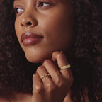 Ribbed Name Signet Ring in 18K Gold