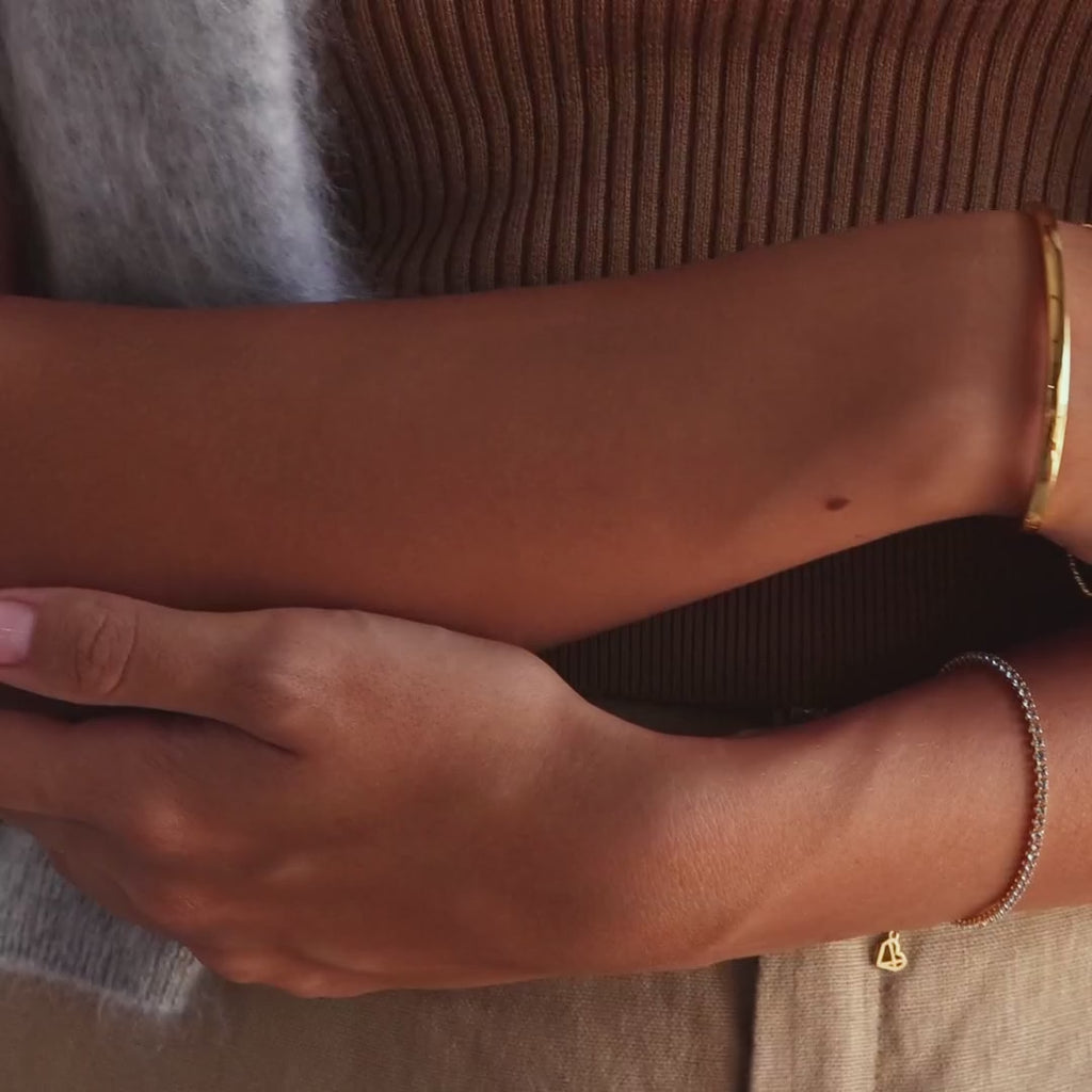 Toi et Moi Teardrop Heart Bracelet in 18K Gold