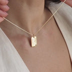 Collar con piedra natal y nombre floral