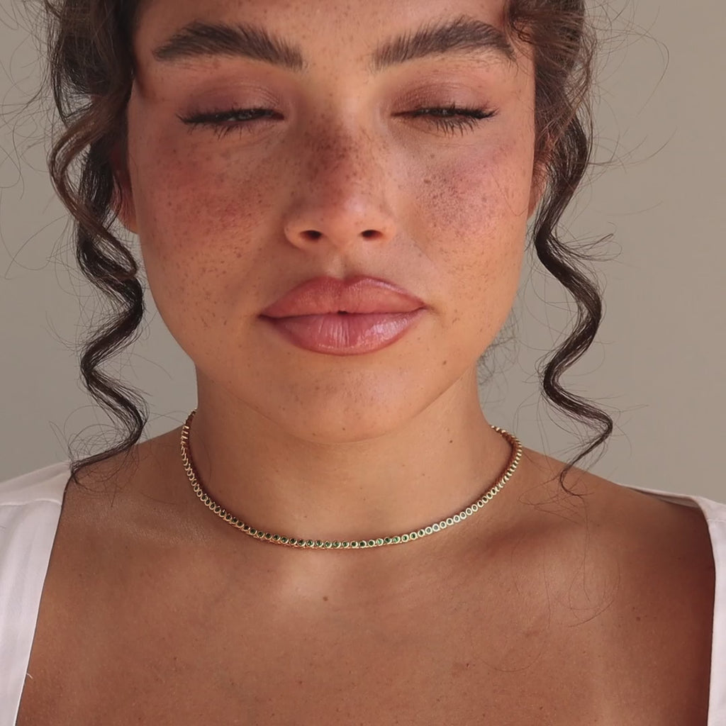 Collier tennis avec lunette émeraude 