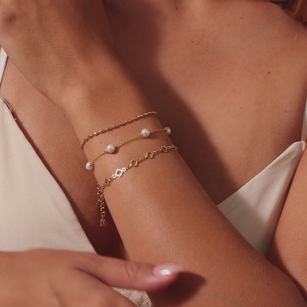Clover Station Bracelet in 18K Gold