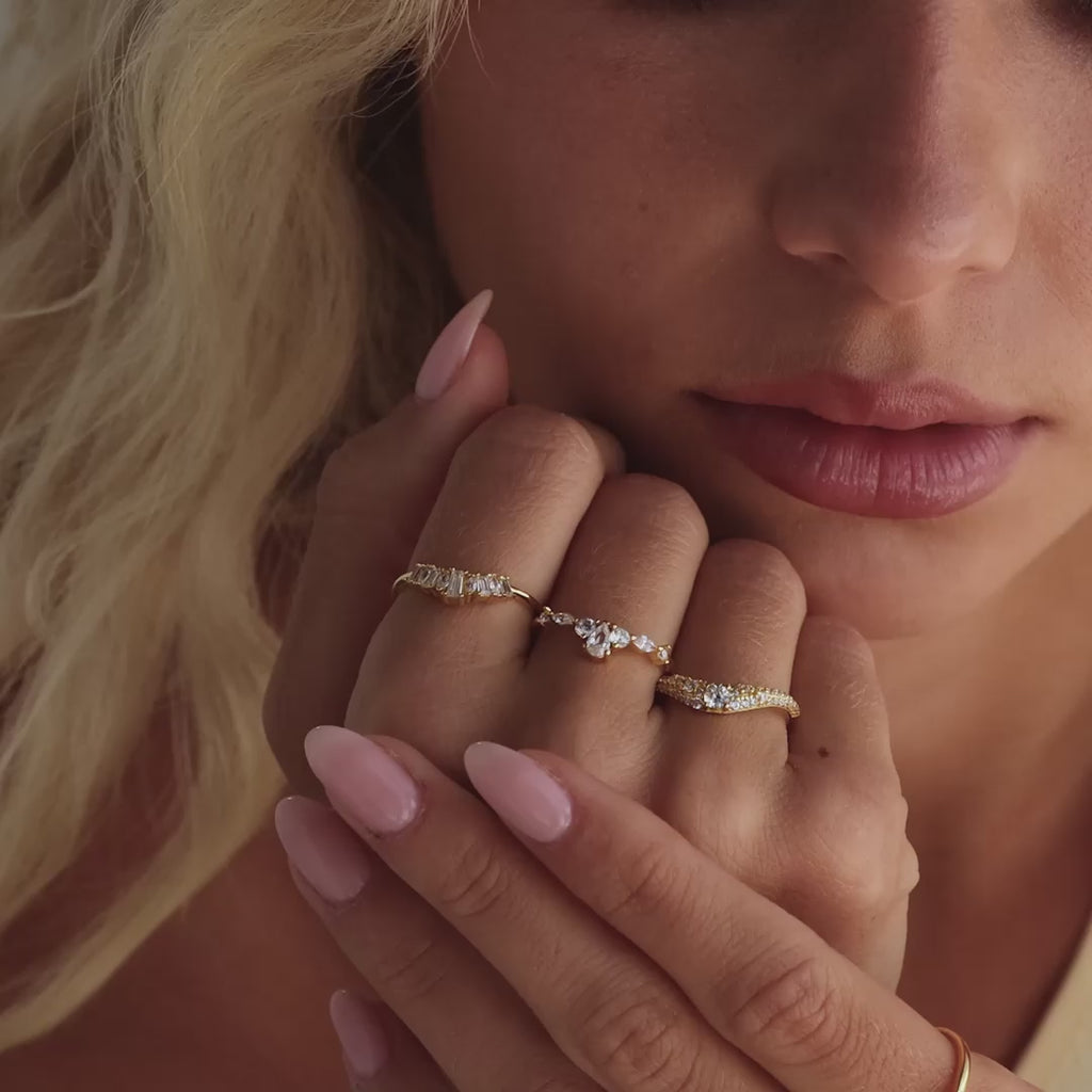 Pear Diamond Curve Ring