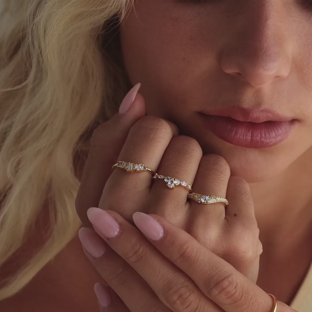 Pear Diamond Curve Ring