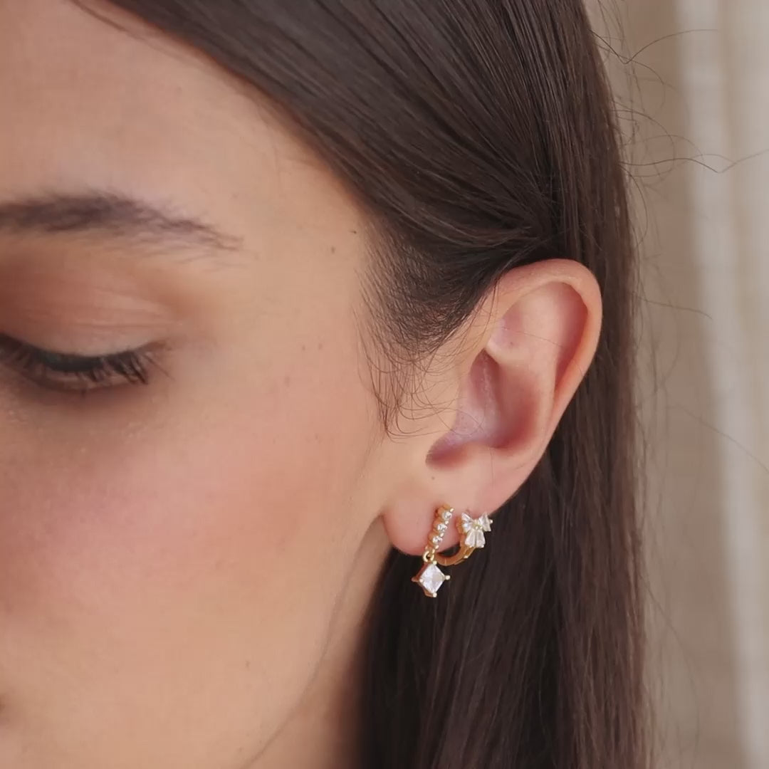 Diamond Ribbon Bow Huggies