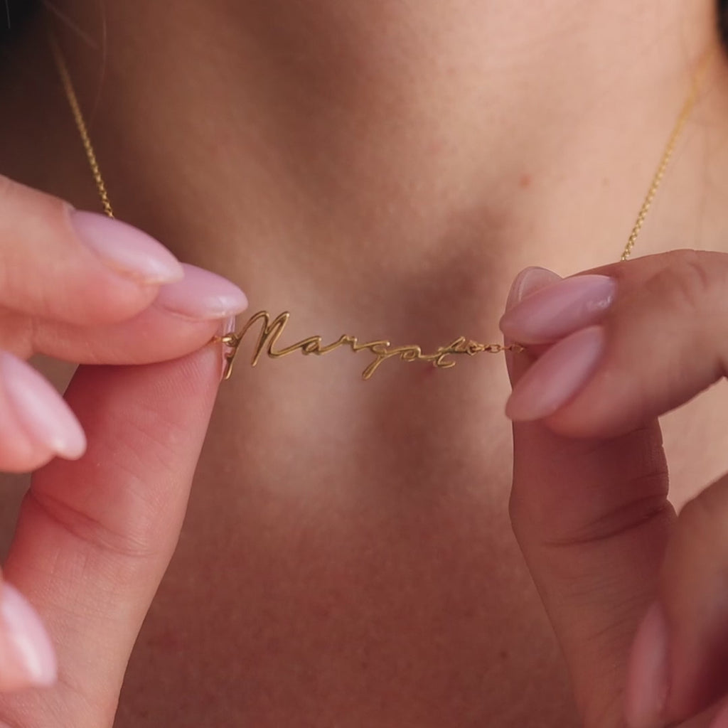 Petit collier prénom Venise