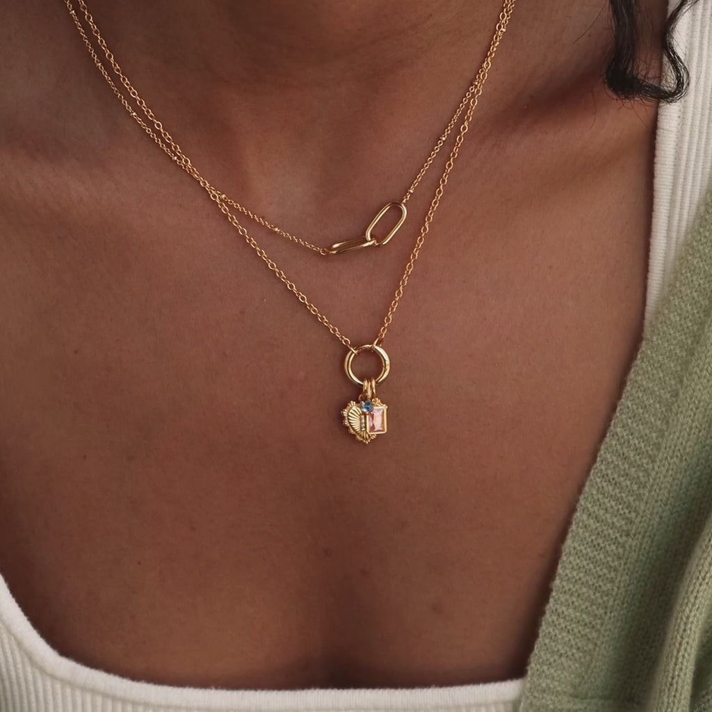 Cable Circle Charm Necklace in 18K Gold