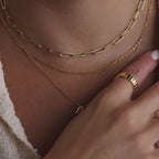 Collier délicat à lettres bulles en or 18 carats