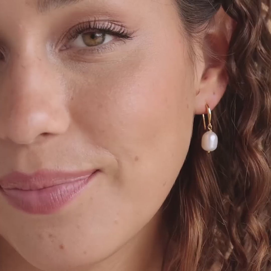 Dangling Pearl Drop Earrings in 18K Gold