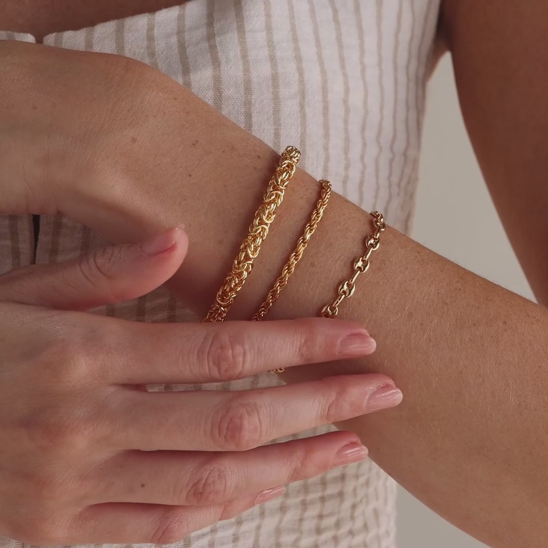 Bold Byzantine Bracelet in 18K Gold