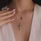 Collier croix de jade en or 18 carats