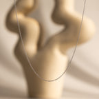 Collar de cadena delicada