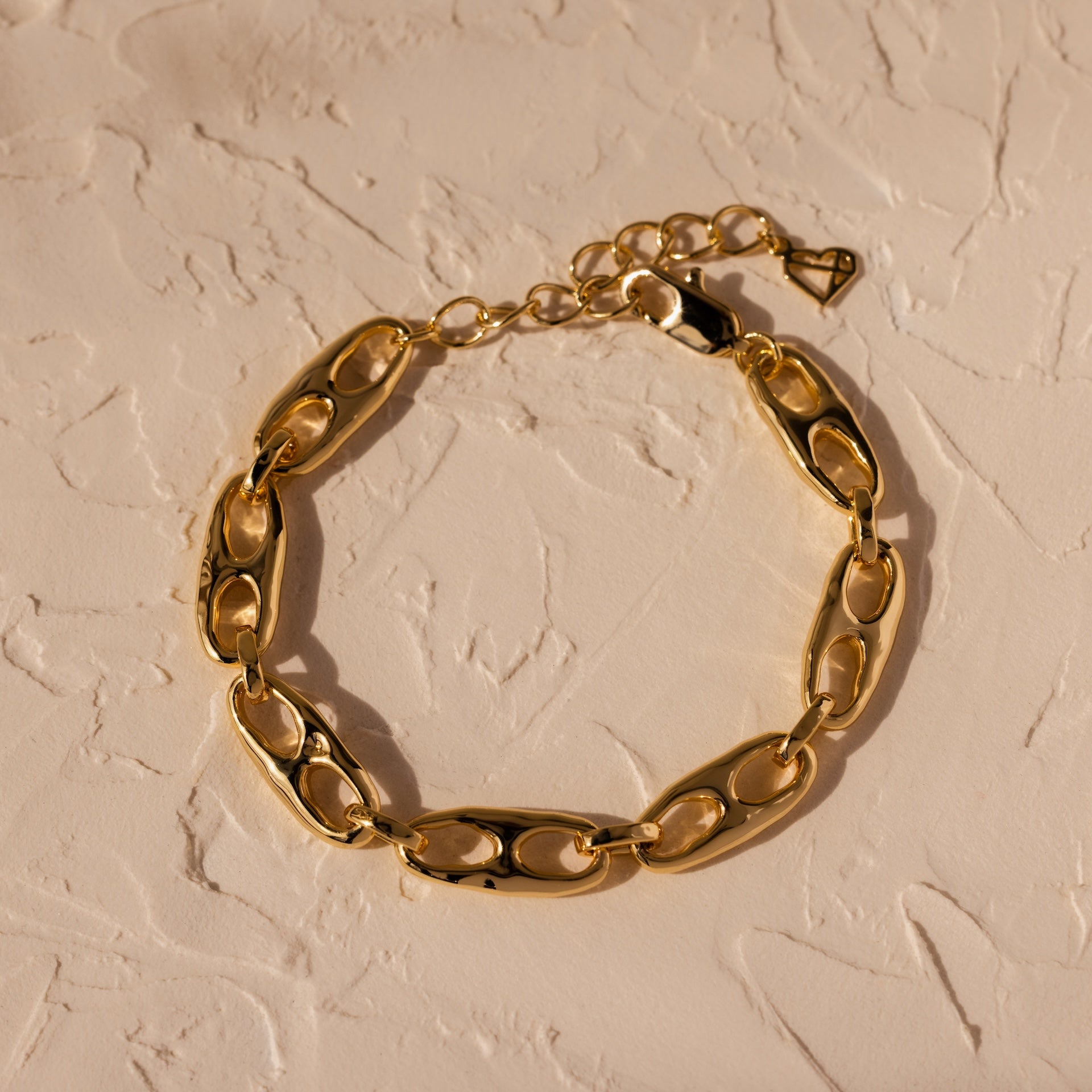 Bold Organic Mariner Chain Bracelet in 18K Gold | Caitlyn Minimalist