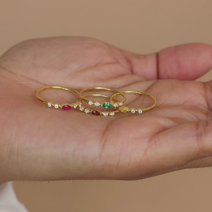 Anillo con piedra natal de marquesa espacial